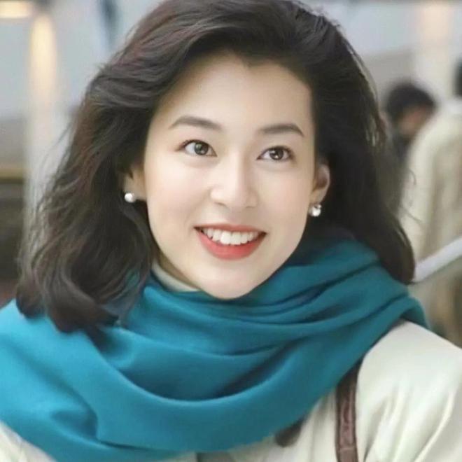 一种特点那就是保养得体且生活得精致AG真人登录这“有些人”都存在同(图2)