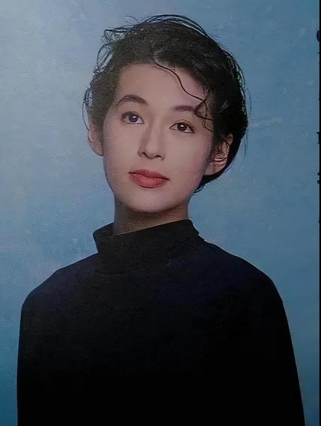 一种特点那就是保养得体且生活得精致AG真人登录这“有些人”都存在同(图3)
