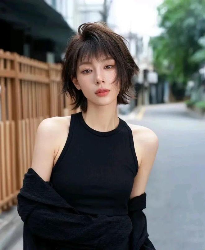 波短发“反杀”让你美到开挂AG真人网长发封印颜值？这(图10)