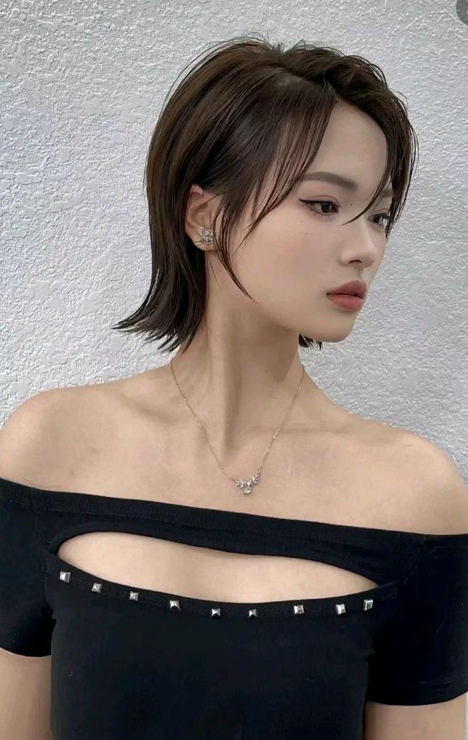波短发“反杀”让你美到开挂AG真人网长发封印颜值？这(图13)