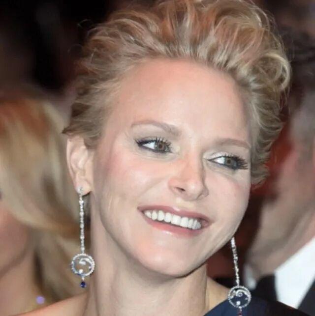 4年后再戴婚礼王冠竟有新寓意！AG真人澳门百家家乐夏琳王妃1(图7)