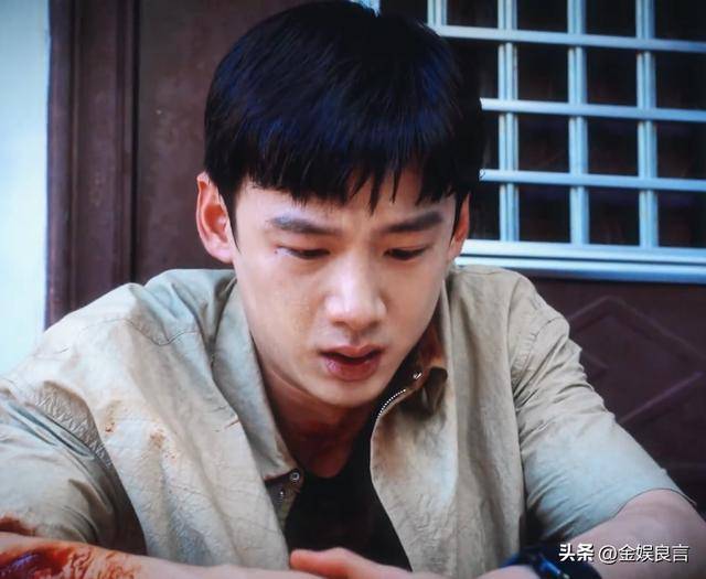 生图下有皱纹脸宽腮大锡纸烫戴耳钉像男模AG真人百家家乐平台白敬亭现身黑龙江(图6)