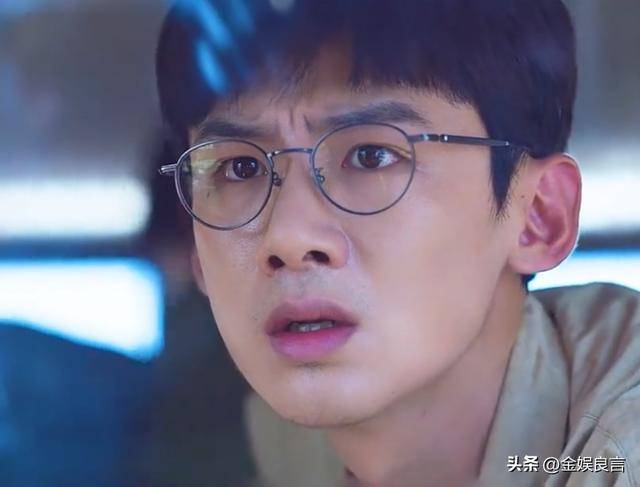 生图下有皱纹脸宽腮大锡纸烫戴耳钉像男模AG真人百家家乐平台白敬亭现身黑龙江(图14)